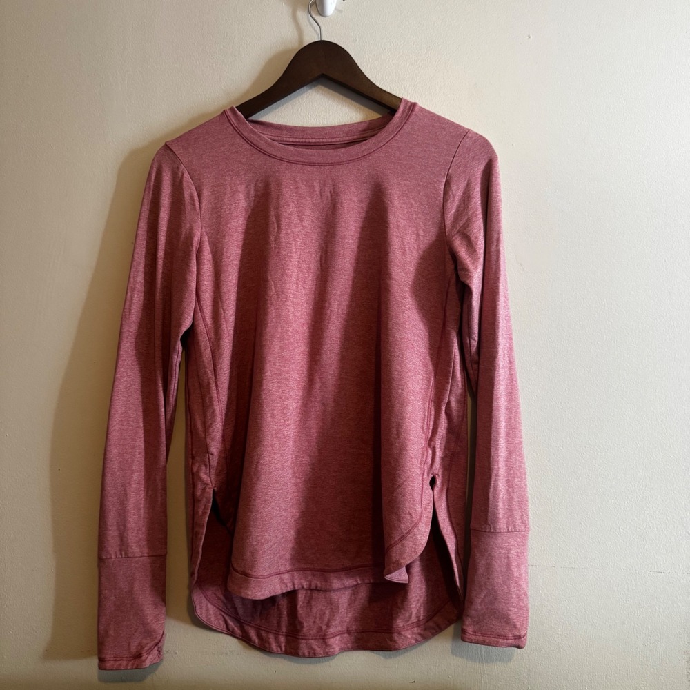 Athleta Womens XS Pink Long Sleeve Active Top Thumbholes Curved Hem